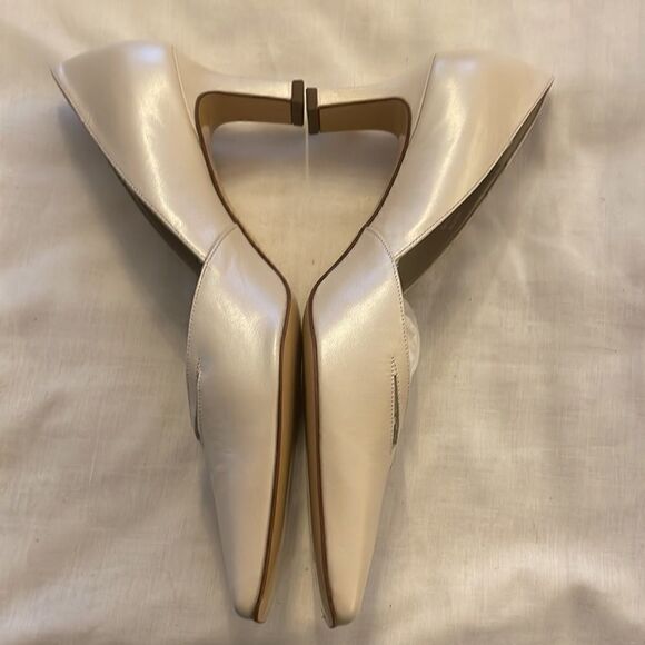 PETER KAISER PEARLY BONE COLORED PUMPS. NEW - Picture 3 of 9